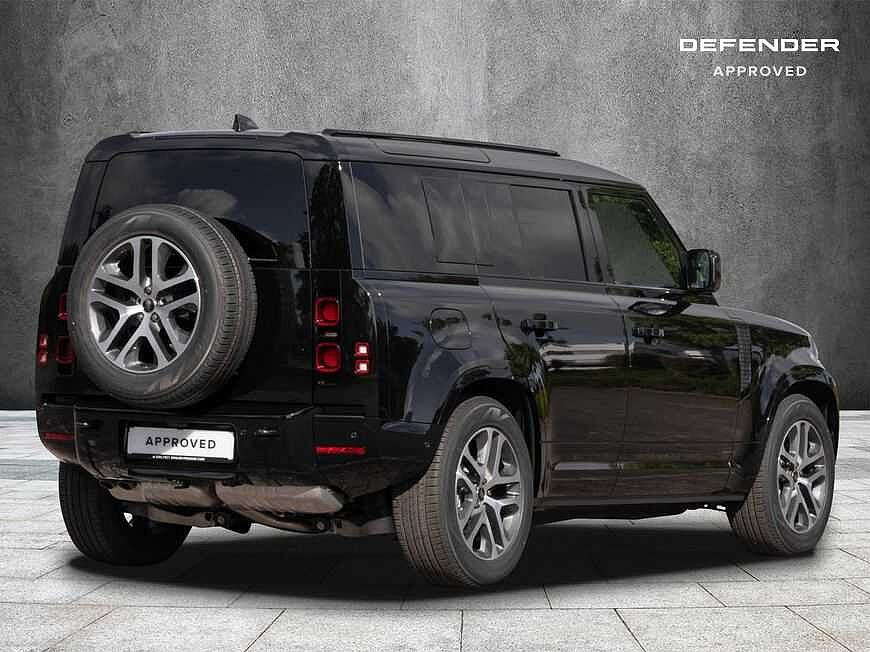 Land Rover Defender 110 Dynamic SE
