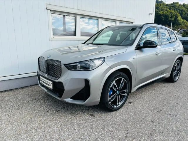 BMW iX1 xDrive30