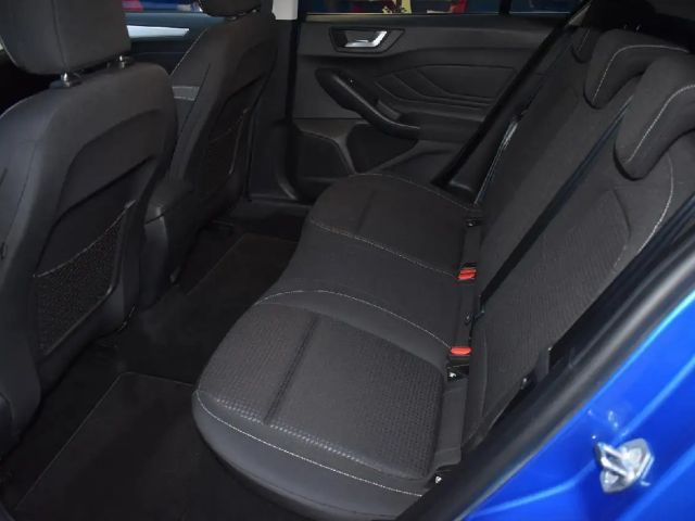 Ford Focus Cool & Connect