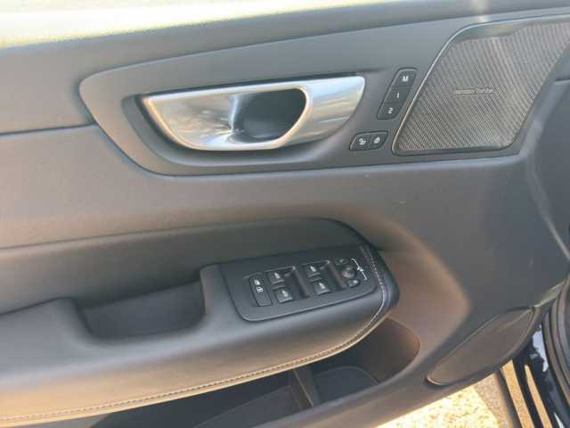 Volvo XC60 Dark Plus