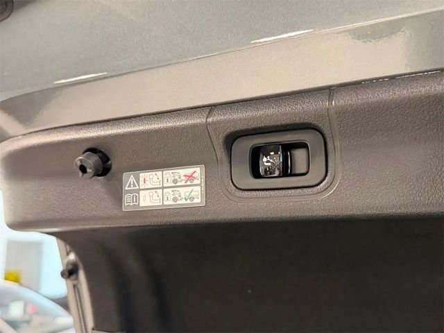 Mercedes-Benz EQE 300 Sedan