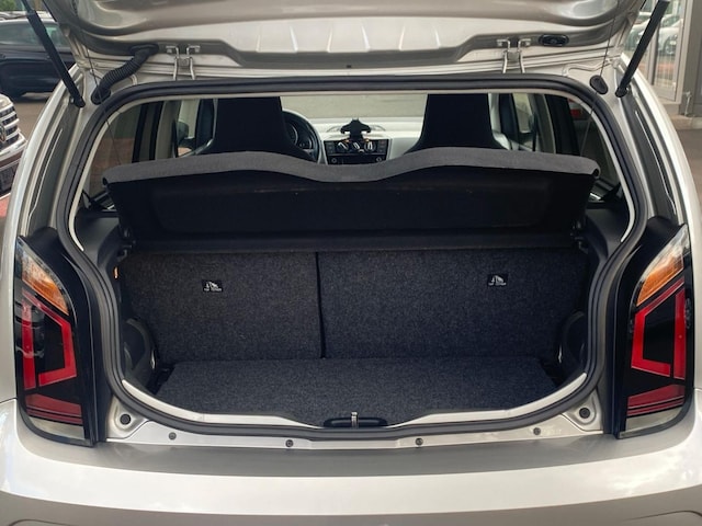 Volkswagen up! Active