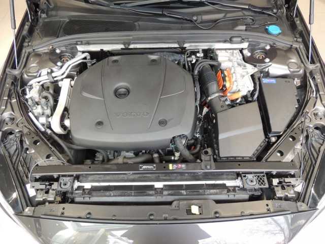 Volvo V60 AWD Dark Plus Recharge T6