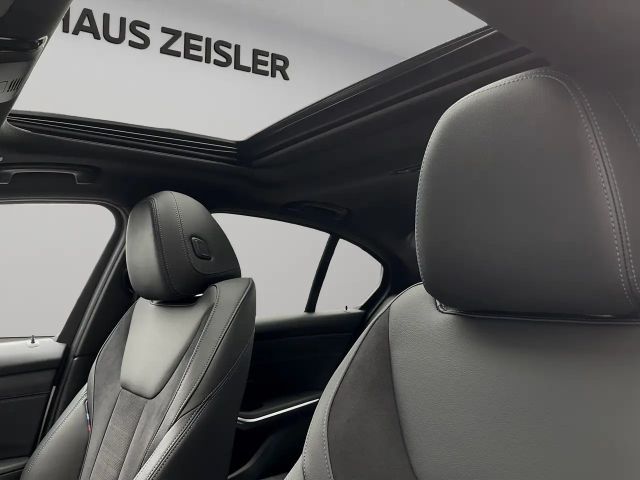 BMW 330 330i M-Sport Sedan xDrive