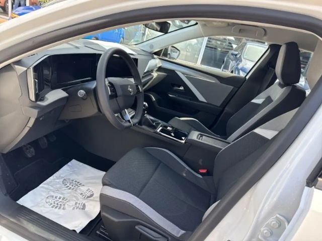 Opel Astra 1.2 Turbo Edition Turbo