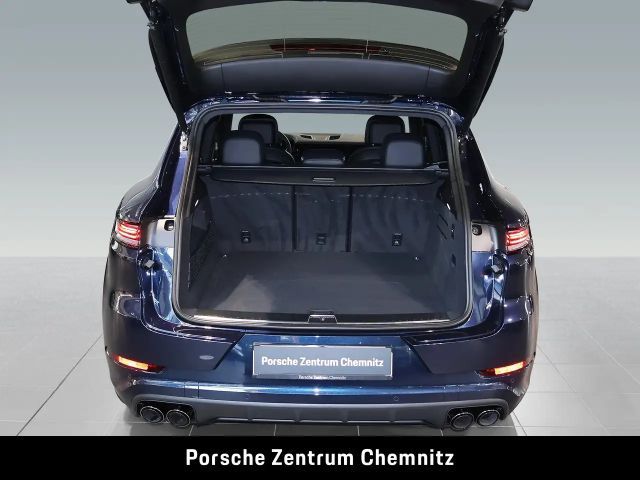 Porsche Cayenne Black Edition