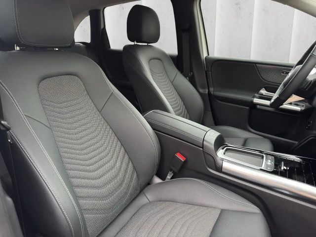 Mercedes-Benz B 200 Progressive Sedan