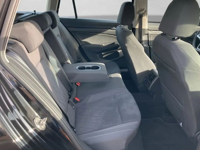 Volkswagen Golf 2.0 TDI DSG Style Variant