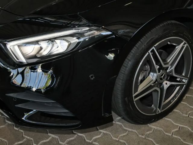 Mercedes-Benz A 180 AMG Line