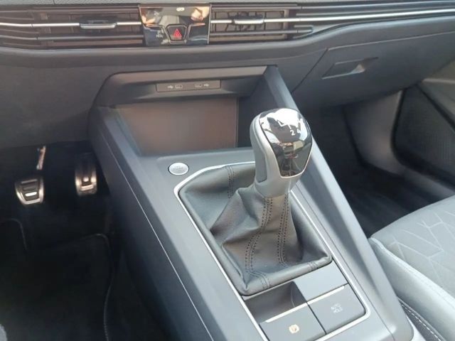 Volkswagen Golf 1.5 TSI Golf VIII