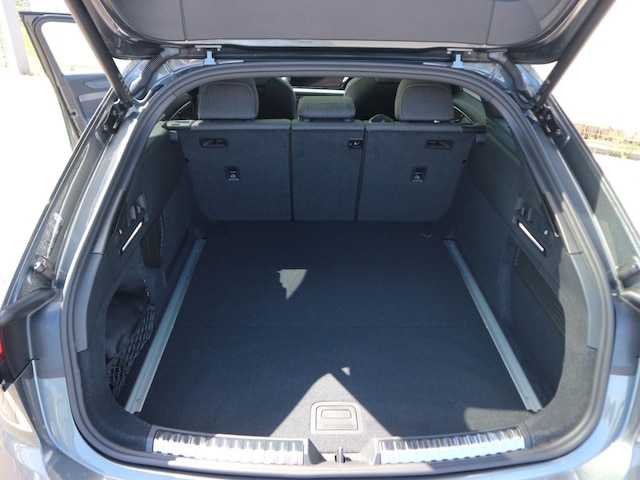 Audi A6 Avant Quattro S-Tronic