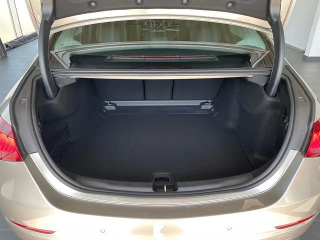 Mercedes-Benz C 200 AVANTGARDE Sedan