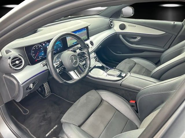 Mercedes-Benz E 300 AMG Line Sedan