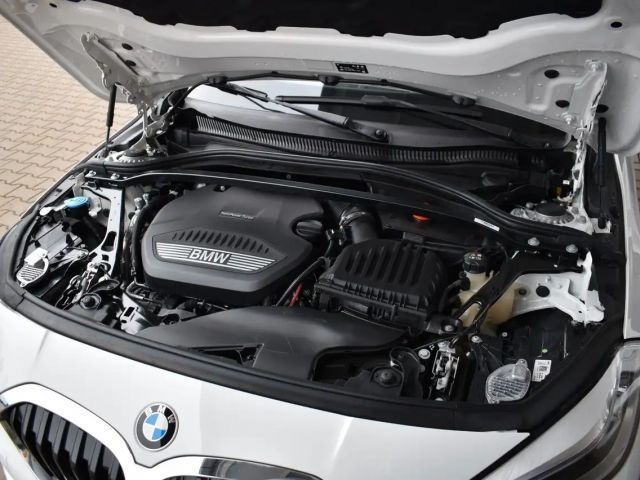 BMW 118 118d Sedan Sport Line