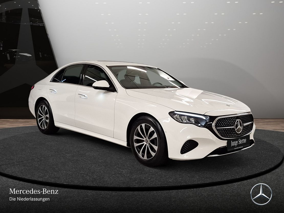 Mercedes-Benz E 200 AVANTGARDE Sedan