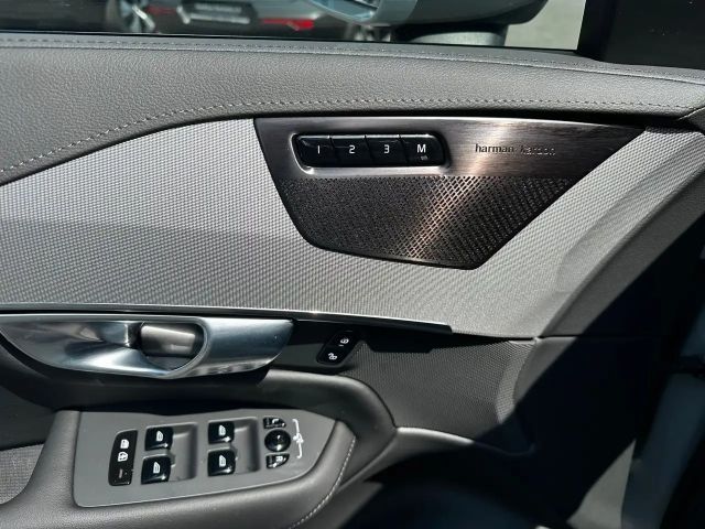 Volvo XC90 AWD Plus T8