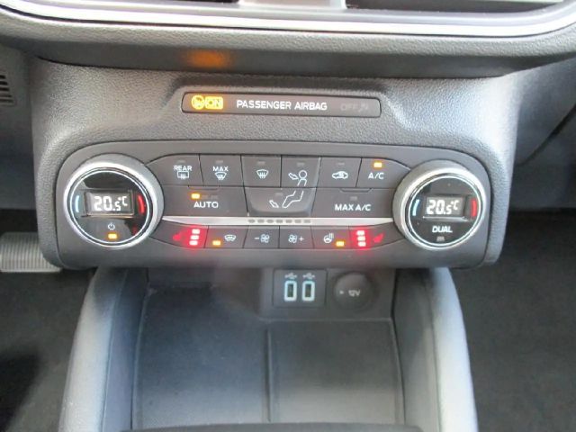 Ford Focus EcoBoost Titanium Wagon