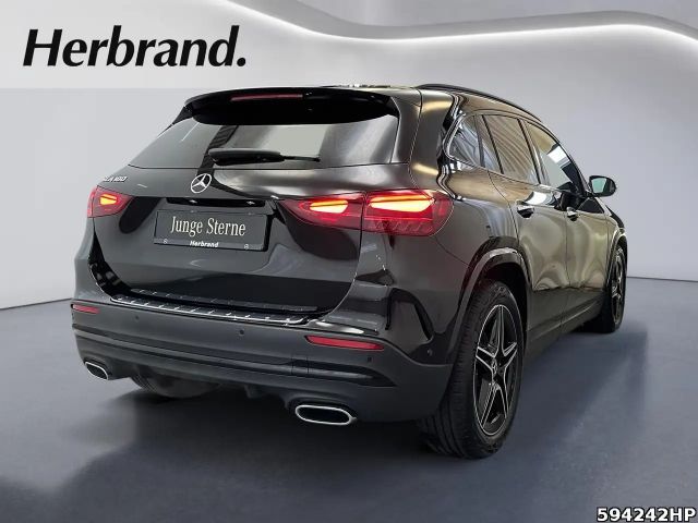 Mercedes-Benz GLA 180 AMG Line
