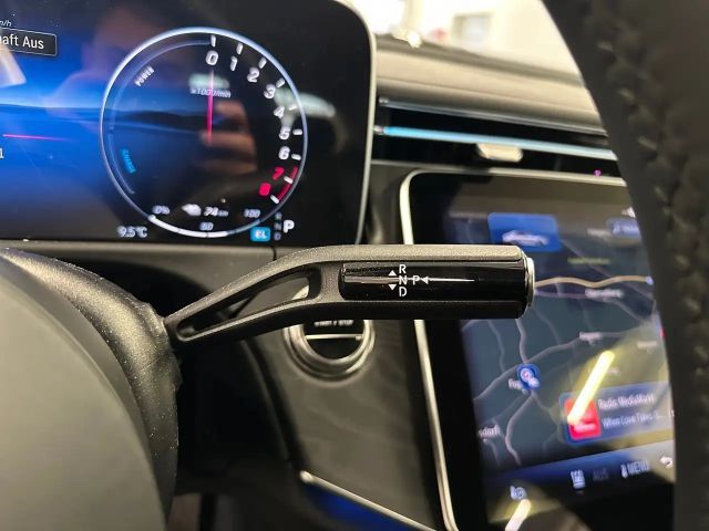 Mercedes-Benz E 300 E 300 e Sedan