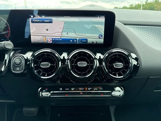 Mercedes-Benz GLA 200 PTS Cam Navi Wide LED SHZ EASY-PACK