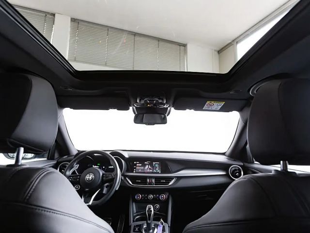 Alfa Romeo Stelvio AT8 Q4