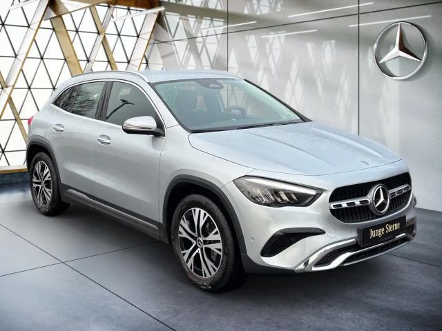 Mercedes-Benz GLA 200 Progressive