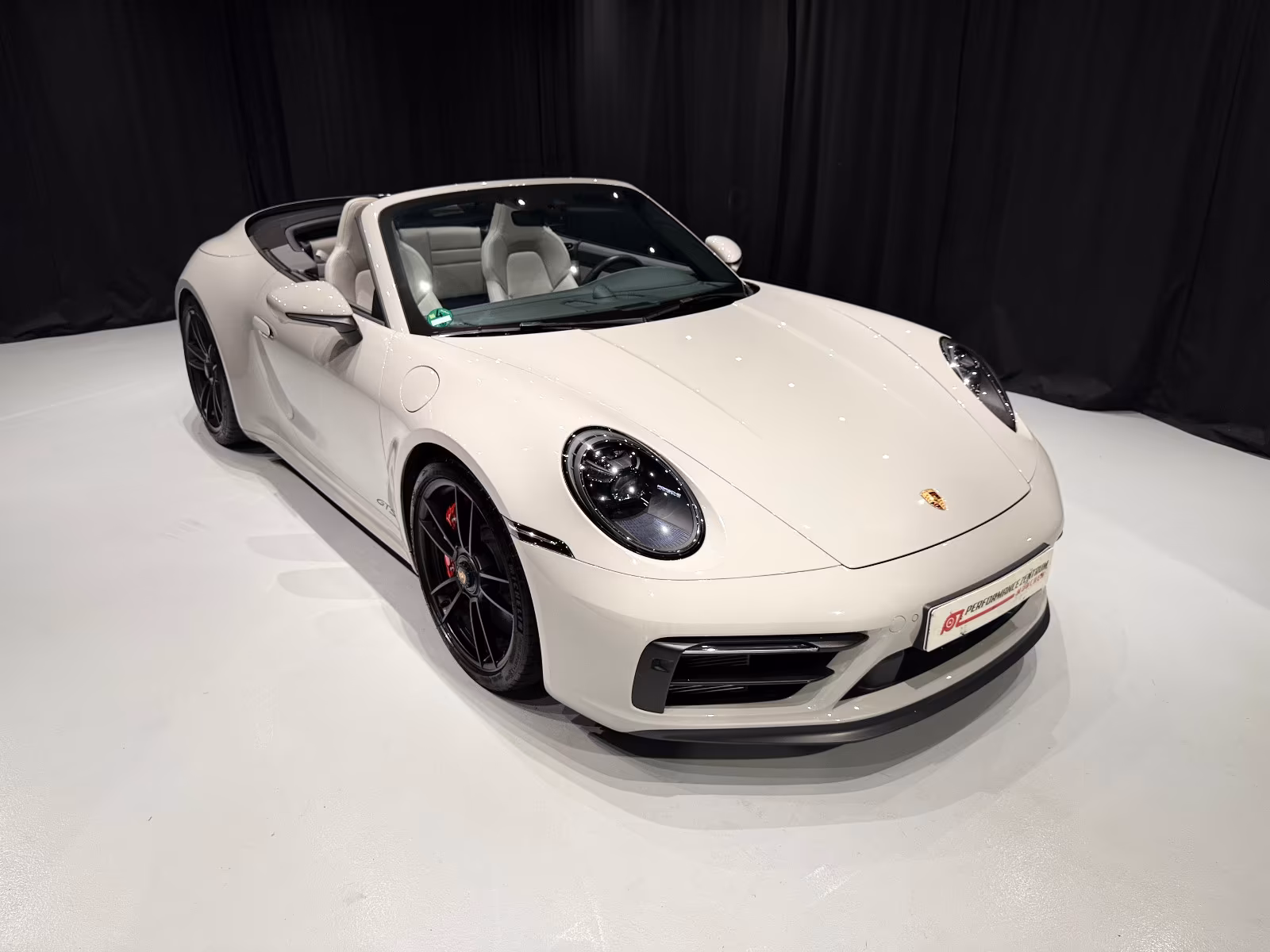 Porsche 911 992 Cabriolet Carrera GTS