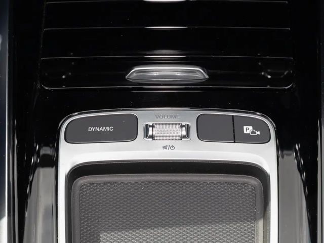 Mercedes-Benz GLA 180 W-Paket ParkAss. LED SpurH el.Heck LM