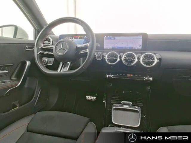 Mercedes-Benz A 200 A 200 d AMG Line