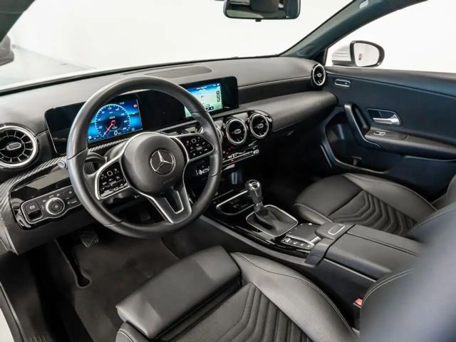 Mercedes-Benz A 180 A 180 d Style