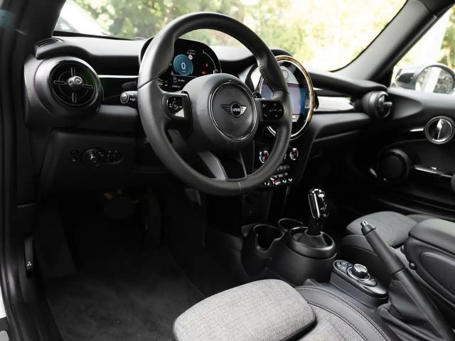 MINI Cooper S Classic Trim FACEL. LED NAVI SHZ PDC