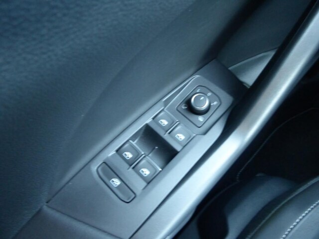 Volkswagen T-Cross T-CROSS 1.5  R-L  B 110 TSID7F