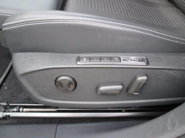 Ford Explorer AWD EV Premium