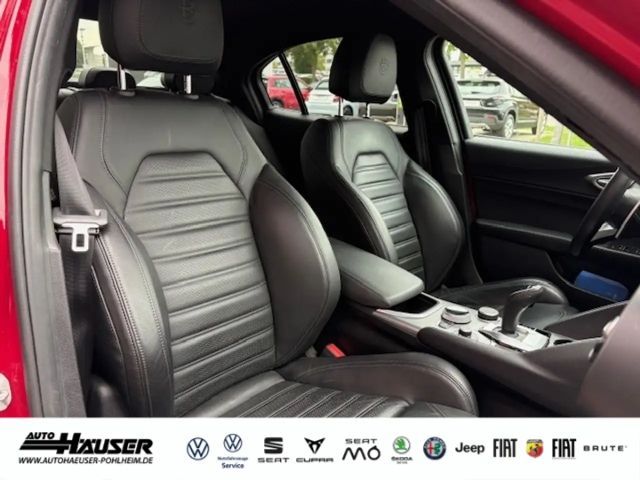 Alfa Romeo Giulia AT8 Q4 Turbo Veloce