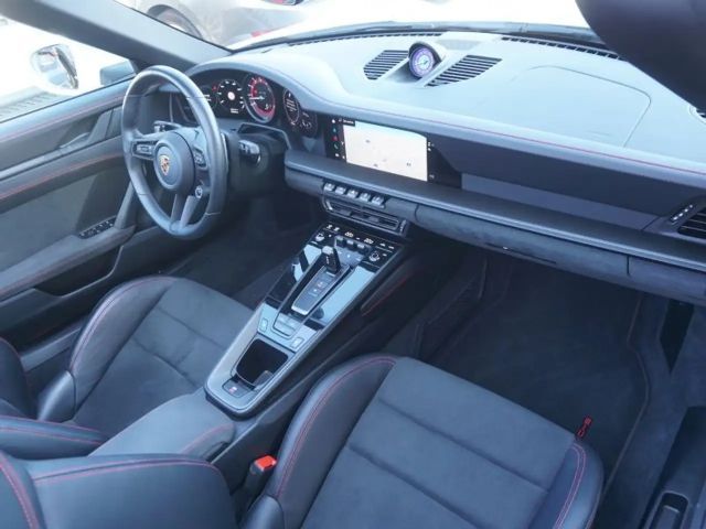 Porsche 911 Cabrio Carrera GTS