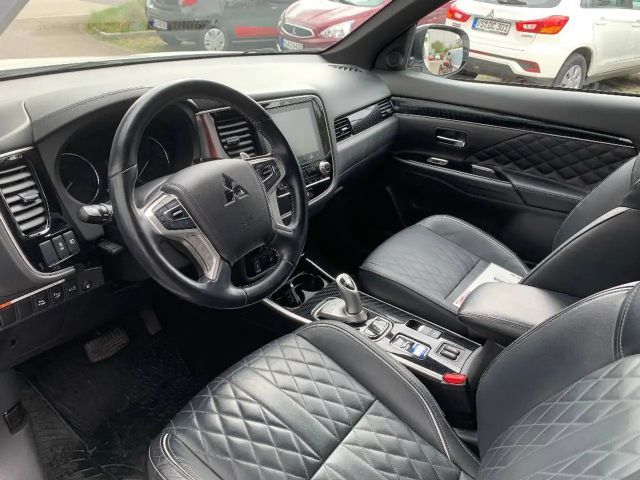 Mitsubishi Outlander 4WD PHEV