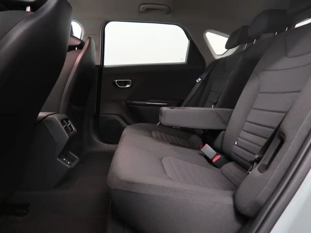 Kia K4 1,0 TGDI 48V Mildhybrid Silber