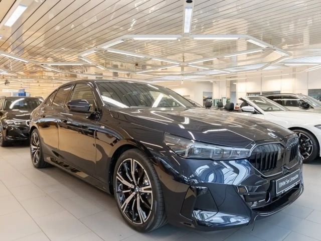 BMW 520 520d M-Sport Sedan