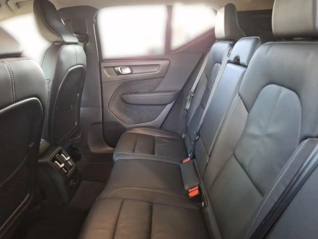 Volvo XC40 Core Recharge