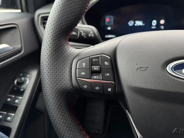 Ford Focus ST Line Wagon