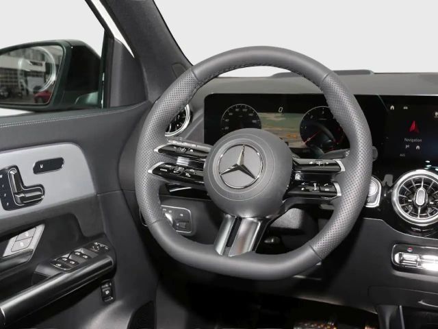Mercedes-Benz GLA 220 4MATIC AMG Line GLA 220 d