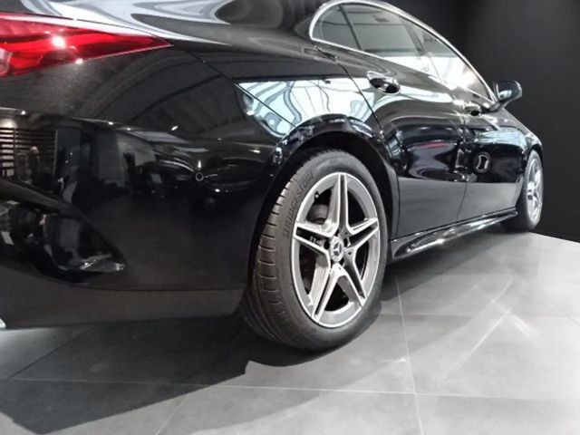 Mercedes-Benz CLA 220 4MATIC AMG Line Coupé