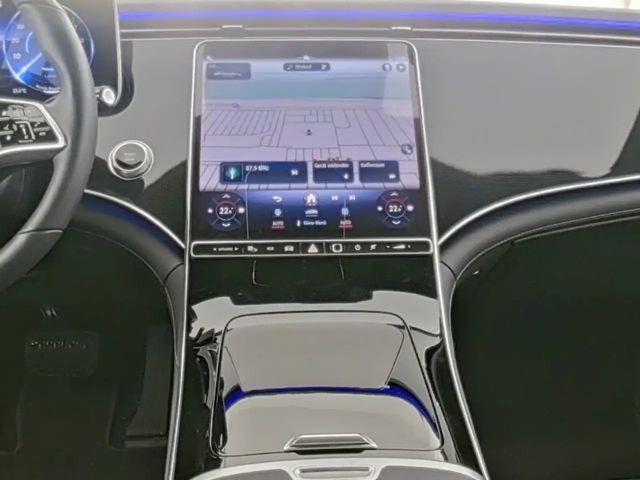 Mercedes-Benz EQE 300 Electric Art Sedan