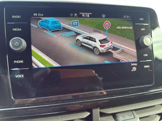 Volkswagen T-Roc 1.5l TSI NAV+LED+STH+AHK+REAR+ACC