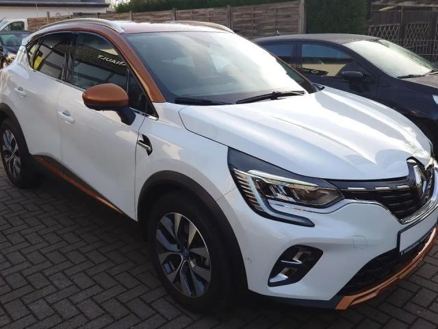 Renault Captur E-Tech Intens