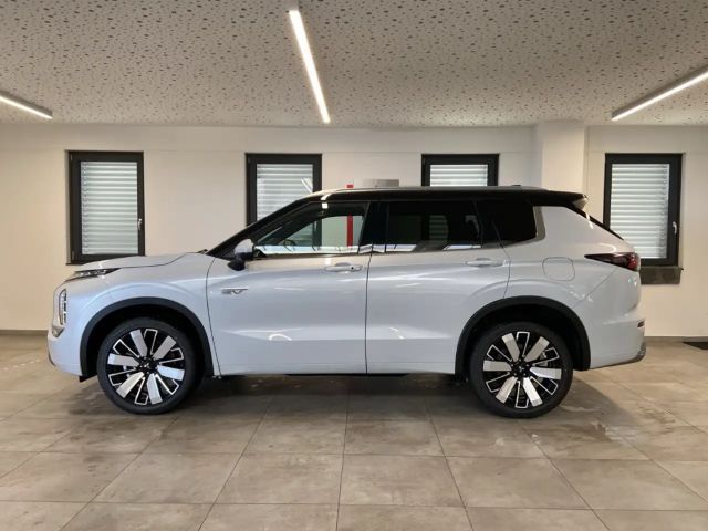 Mitsubishi Outlander 2.4 TOP Luxury P. Yamaha