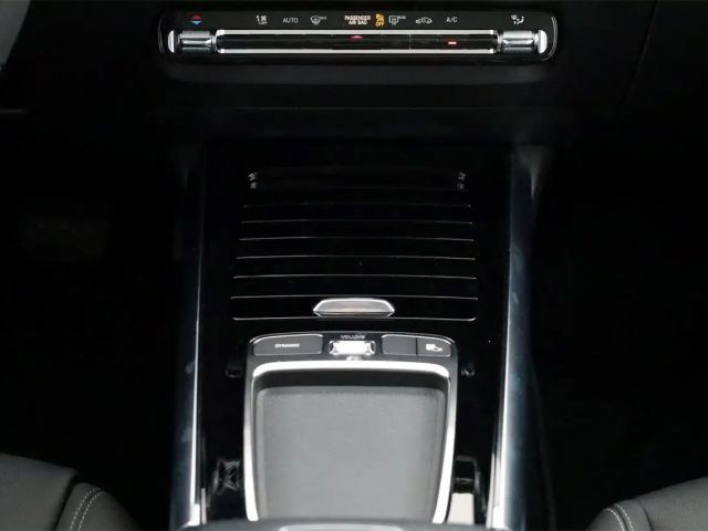 Mercedes-Benz B 180 Progressive Sedan Urban