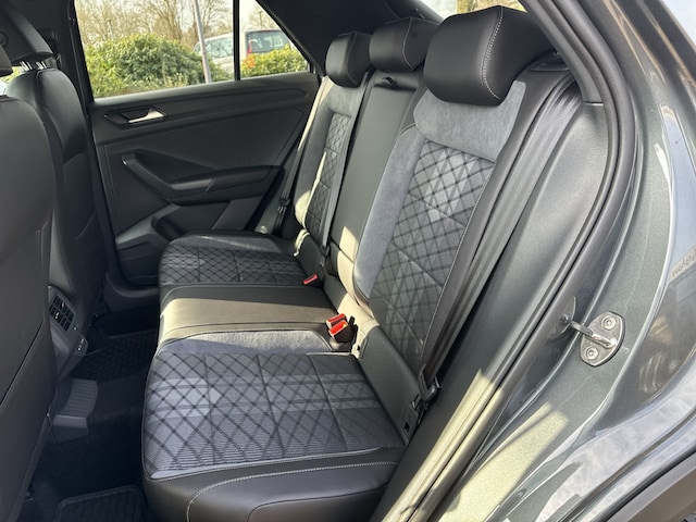 Volkswagen T-Roc 1.5 TSI DSG R-Line