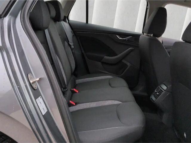 Skoda Scala Essence TSI*DSG LED SHZ Tempo digCockp PDC