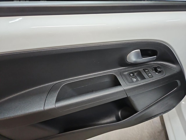 Volkswagen up! Move Move up!